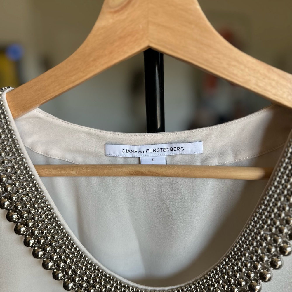Diane Von Furstenberg Elegant Ivory Beaded Women's Blouse Size S - Picture 2 of 4